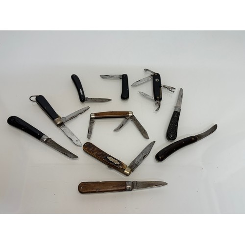 137 - 10 folding pocket knives, Joseph Rodgers etc.

This lot is available for in-house shipping