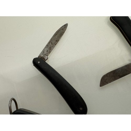 137 - 10 folding pocket knives, Joseph Rodgers etc.

This lot is available for in-house shipping