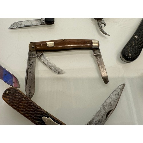 137 - 10 folding pocket knives, Joseph Rodgers etc.

This lot is available for in-house shipping