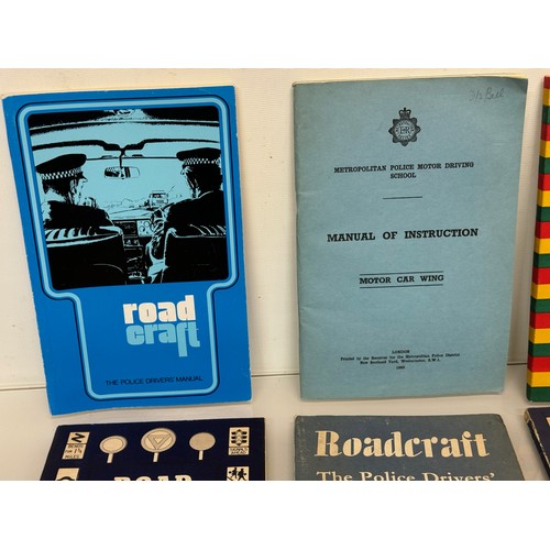 161 - Police, automobilia interest, collection of driving instruction manuals and roadcraft guides.

This ... 