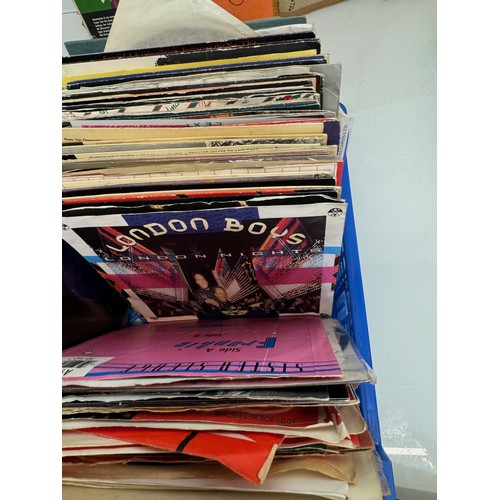 196 - Records, a large collection of 45 rpm singles and others.

This lot is available for in-house shippi... 