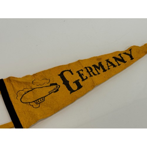 204 - Aviation, airship interest, Militaria, a felt pennant for Germany illustrated with a Zeppelin. 48 cm... 