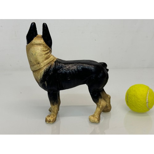 206 - French bulldog, a cast iron figure 21 cm high.

This lot is available for in-house shipping