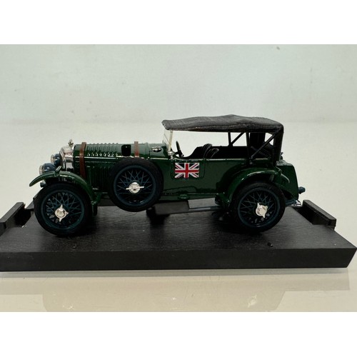 208 - Collection of diecast model motor cars, Bentley and Ferrari motor racing cars etc. Matchbox etc.

Th... 