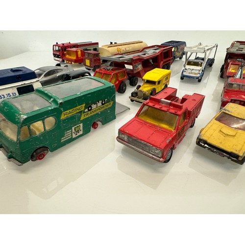 209 - A collection of die cast modelmotor  cars and lorries, trucks etc. Corgi Matchbox etc.

This lot is ... 