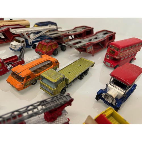 209 - A collection of die cast modelmotor  cars and lorries, trucks etc. Corgi Matchbox etc.

This lot is ... 