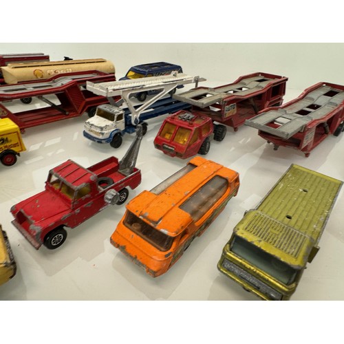 209 - A collection of die cast modelmotor  cars and lorries, trucks etc. Corgi Matchbox etc.

This lot is ... 