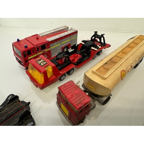 209 - A collection of die cast modelmotor  cars and lorries, trucks etc. Corgi Matchbox etc.

This lot is ... 