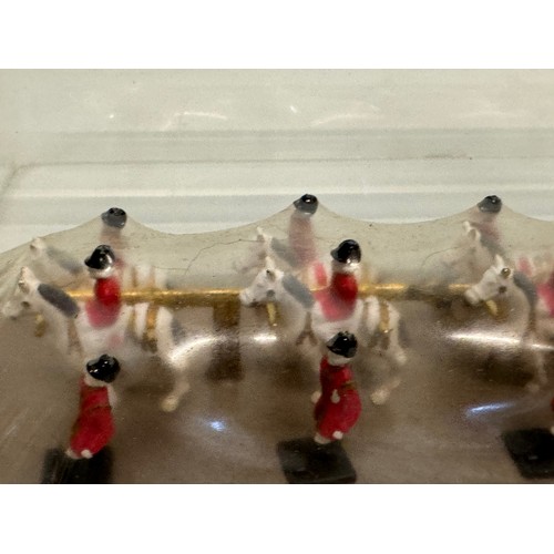 217 - A new old stock Royal Coronation coach model from Silver Jubilee year, 38 cm x 10 cm x 10 cm tall.

... 