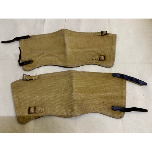 237 - Militaria WWI, field gear, a A pair of Vintage British Army Canvas Gaiters. 

This lot is availabale... 