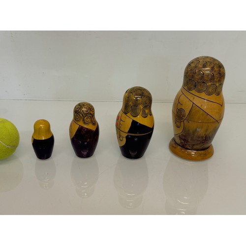 477 - Russian dolls, a graduated set of four dolls.

This lot is available for in-house shipping