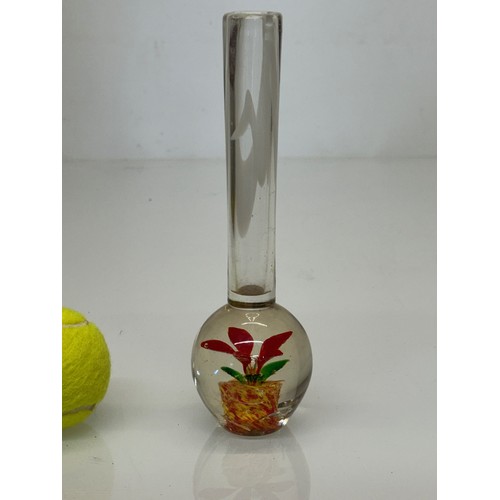 526 - Mid Century art glass spill vase with a flower base. 21 cm tall.

This lot is available for in-house... 