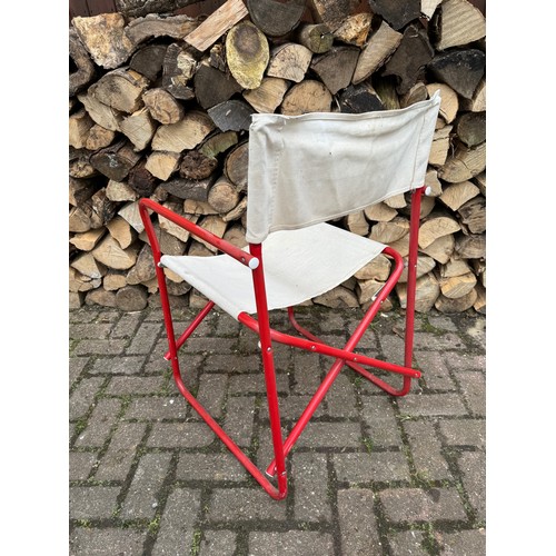 567 - Furniture, a folding directors style chair. This is one of a group of New Old Stock chairs. 

This l... 