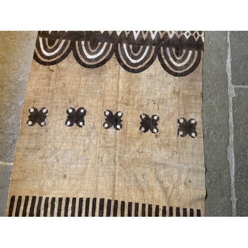 20 - African printed textile panel, 174 cm x 57 cm.

This lot is available for in-house shipping