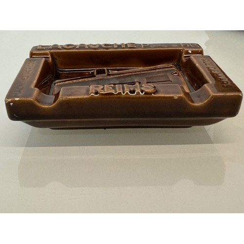 70 - Agricultural machinery advertising ashtray from the art deco era, 14 cm x 10 cm.

This lot is availa... 