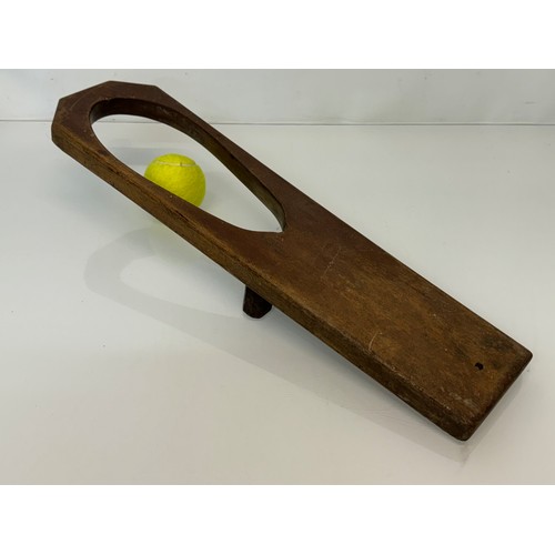 178 - A wooden boot jack, 50 cm long.

This lot is available for in-house shipping