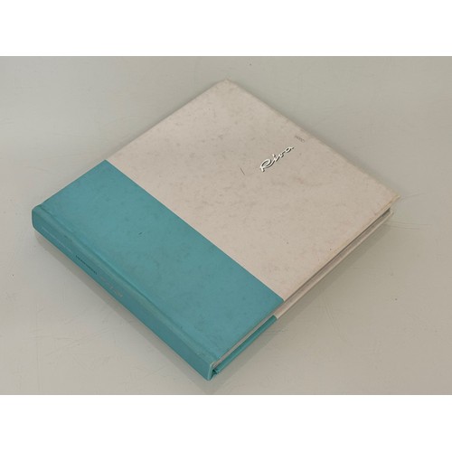 185 - A hardbacked 154 page brochure for Riva Italian hand made luxury boats from 2009.

This lot is avail... 