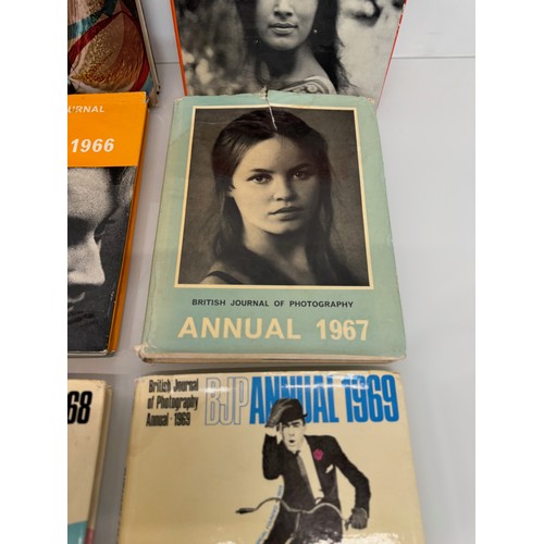 192 - British Journal of Photography six annuals 1964 -1969.

This lot is available for in-house shipping