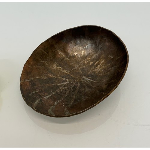 212 - Studio art, a decorative cast iron bowl, 19 cm x 15 cm.

This lot is available for in-house shipping