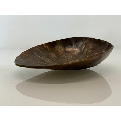 212 - Studio art, a decorative cast iron bowl, 19 cm x 15 cm.

This lot is available for in-house shipping