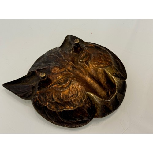 272 - Cast brass tray in the form of a foxes head, 13 cm x 12 cm.

This lot is available for in-house ship... 