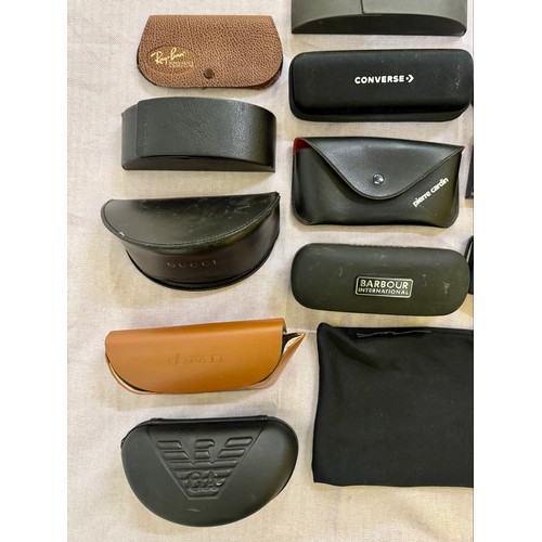 307 - A Selection of Designer Sunglasses Cases and a Selection of Sunglasses. 

This lot is available for ... 