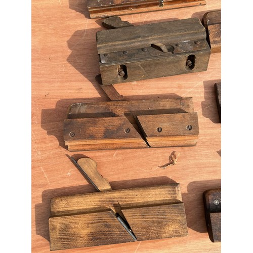 131 - Militaria, Tools, Woodworking, Carpentry, a large storage chest full of carpenters planes. Chest is ... 