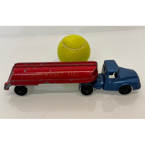 355 - Diecast toy Rocket Fuel Tanker, 1960’s model by Lone Star, 22 cm long

This lot is available for in-... 