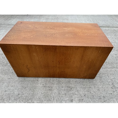 3 - Mid Century Danish furniture, an oak chest of drawers, 100 cm x 49 cm. x 53.5 cm tall.

This lot is ... 