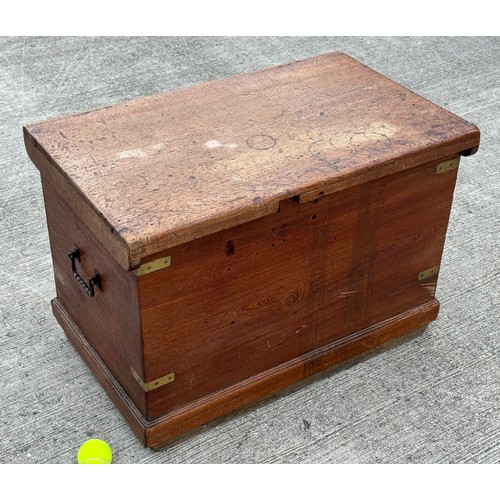 7 - Oak storage chest with two inner sliding drawer sections, 80 cm x 48 cm x 55 cm high.

This lot is c... 