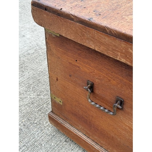 7 - Oak storage chest with two inner sliding drawer sections, 80 cm x 48 cm x 55 cm high.

This lot is c... 