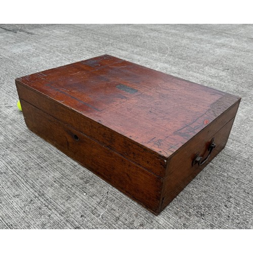 92 - Oak silver chest, original brass fittings and inset hinges, 73 cm x 50.5 cm x 23.5 cm.

This lot is ... 