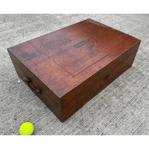 92 - Oak silver chest, original brass fittings and inset hinges, 73 cm x 50.5 cm x 23.5 cm.

This lot is ... 