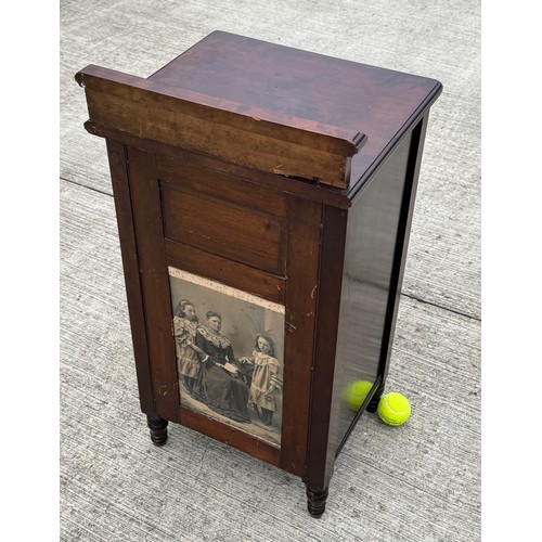 94 - Victorian mahogany bedside cupboard unit, photograph to rear panel, 42 cm x 36 cm x 82 cm tall.

Thi... 