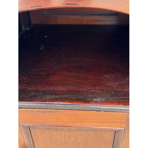 94 - Victorian mahogany bedside cupboard unit, photograph to rear panel, 42 cm x 36 cm x 82 cm tall.

Thi... 