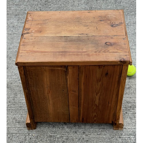 102 - Furniture, a rustic pine single drawer storage unit,.

This lot is available for in-house shipping