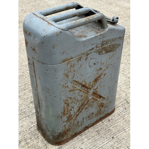 103 - Militaria, a WWII jerry can marked G USA G QMC.

This lot is available for in-house shipping