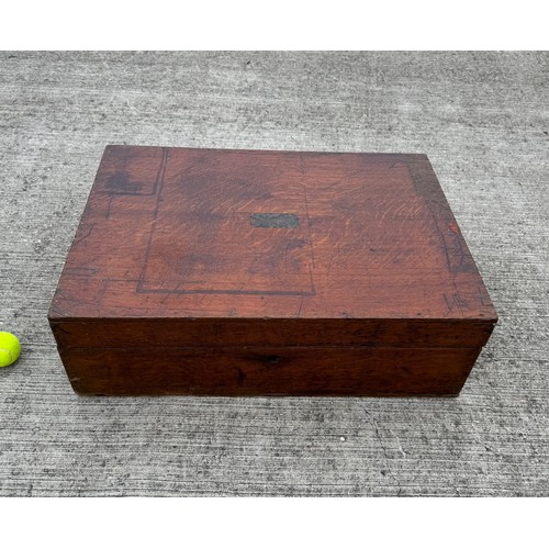 151 - Oak silver chest, original brass fittings and inset hinges, 73 cm x 50.5 cm x 23.5 cm.

This lot is ... 