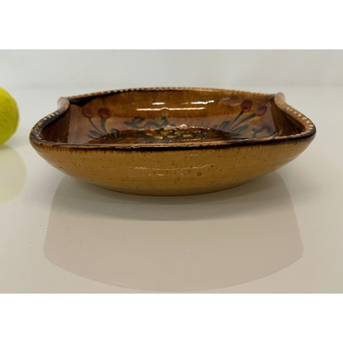 126 - Stoneware art pottery bowl with slip decoration, 25.5 cm x 21.5 cm.

This lot is available for in-ho... 