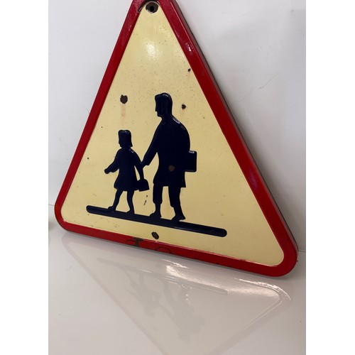 43 - Automobilia, enamel sign, a pedestrians warning signage dated 1964, 64 cm x 55 cm tall.

This lot is... 