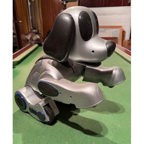 61 - Robot remote control toy dog, 40 cm tall.

This lot is available for in-house shipping