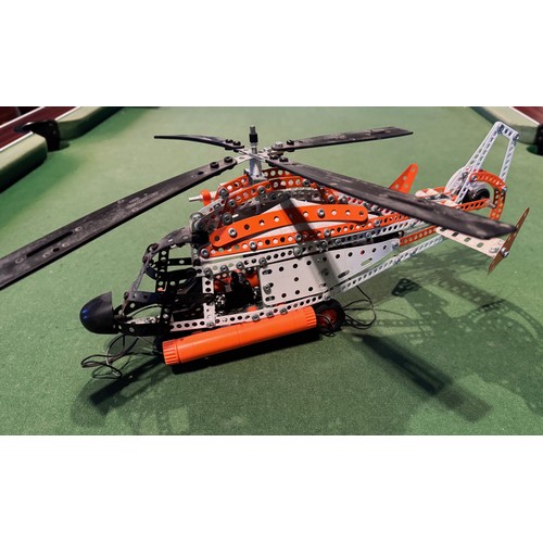 66 - Meccano model of a rescue helicopter, 43 cm long.

This lot is available for in-house shipping