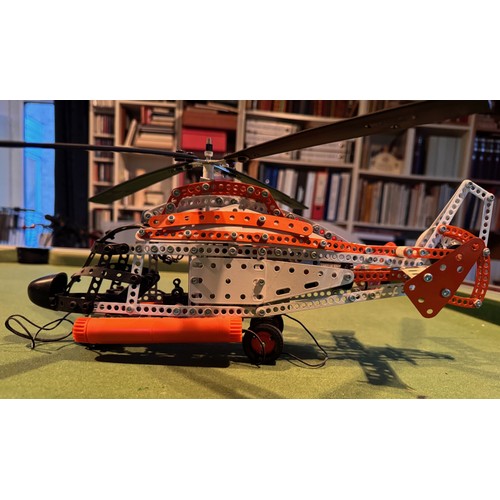 66 - Meccano model of a rescue helicopter, 43 cm long.

This lot is available for in-house shipping