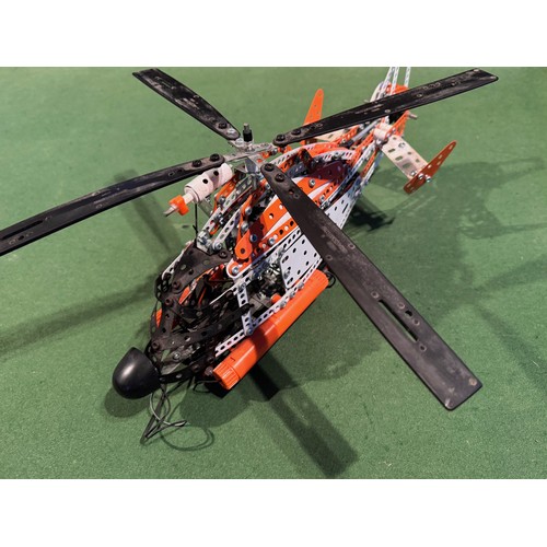 66 - Meccano model of a rescue helicopter, 43 cm long.

This lot is available for in-house shipping