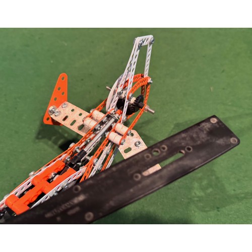 66 - Meccano model of a rescue helicopter, 43 cm long.

This lot is available for in-house shipping