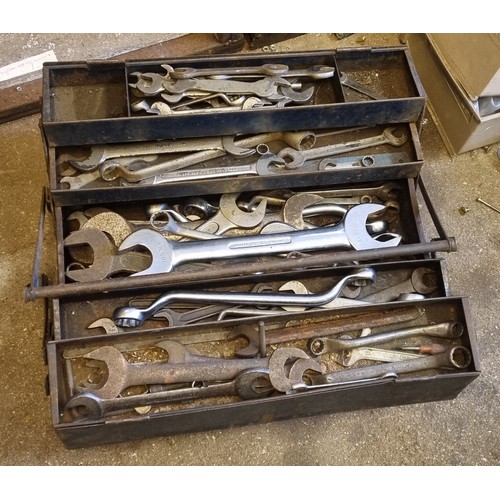 78 - Mechanical engineering tools, Open ended spanners 1/8