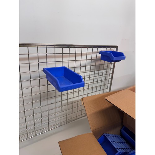 152 - Industrial or craft workshop storage racking, Wire work stand 64 cm x 53cm high and graduated boxes ... 