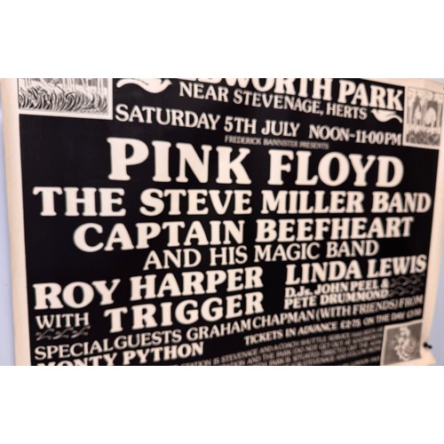 2 - Pop Music memorabilia, Concert Poster, Pink Floyd headline act at Knebworth Park 1975. 103 cm x 79 c... 