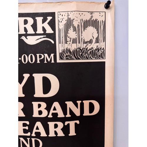 2 - Pop Music memorabilia, Concert Poster, Pink Floyd headline act at Knebworth Park 1975. 103 cm x 79 c... 