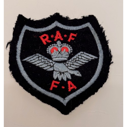 21 - Militaria, RAF sporting memorabilia, Royal Air Force Football Association badge 10 cm tall.

This lo... 